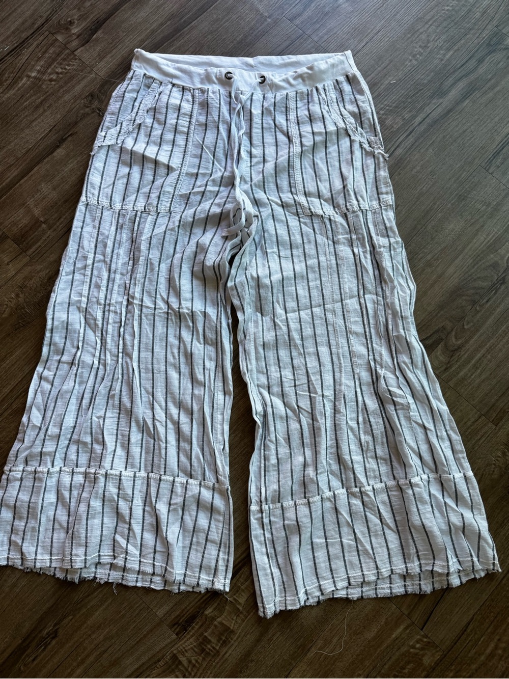 XCVI Wearables Cropped Side Tier Palazzo striped size M
